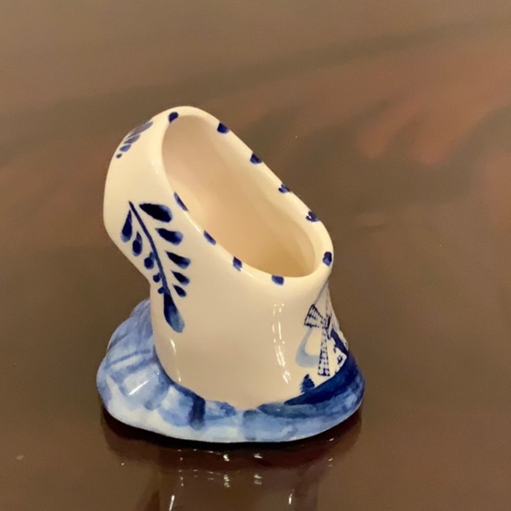 Delft toothpick holder
